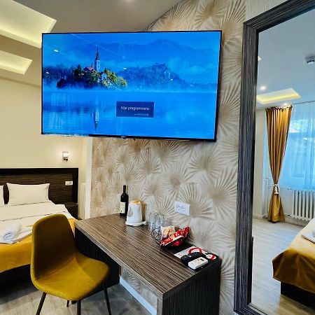 Side One Design Hotel Garni Белград Екстериор снимка